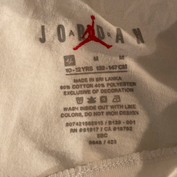 Kid’s Jordan shirt size m - Picture 3 of 3